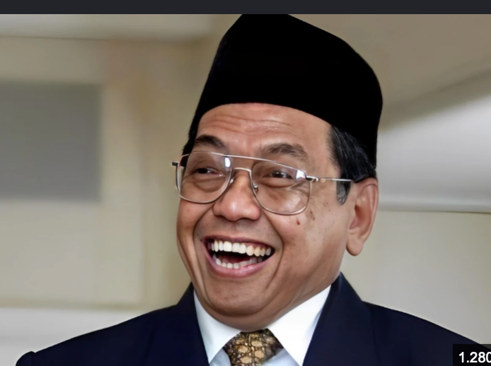 Foto Kepala Sekolah — Ahmad Atho'illah, S.S., M.Pd