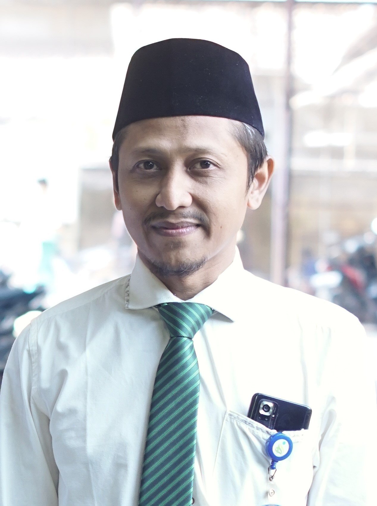 Foto Kepala Sekolah — Achmad Atho'illah, S.S., M.Pd.
